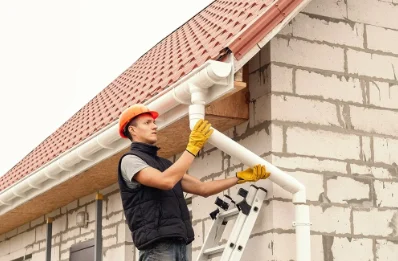 Pose et remplacement de gouttières à Foucherolles